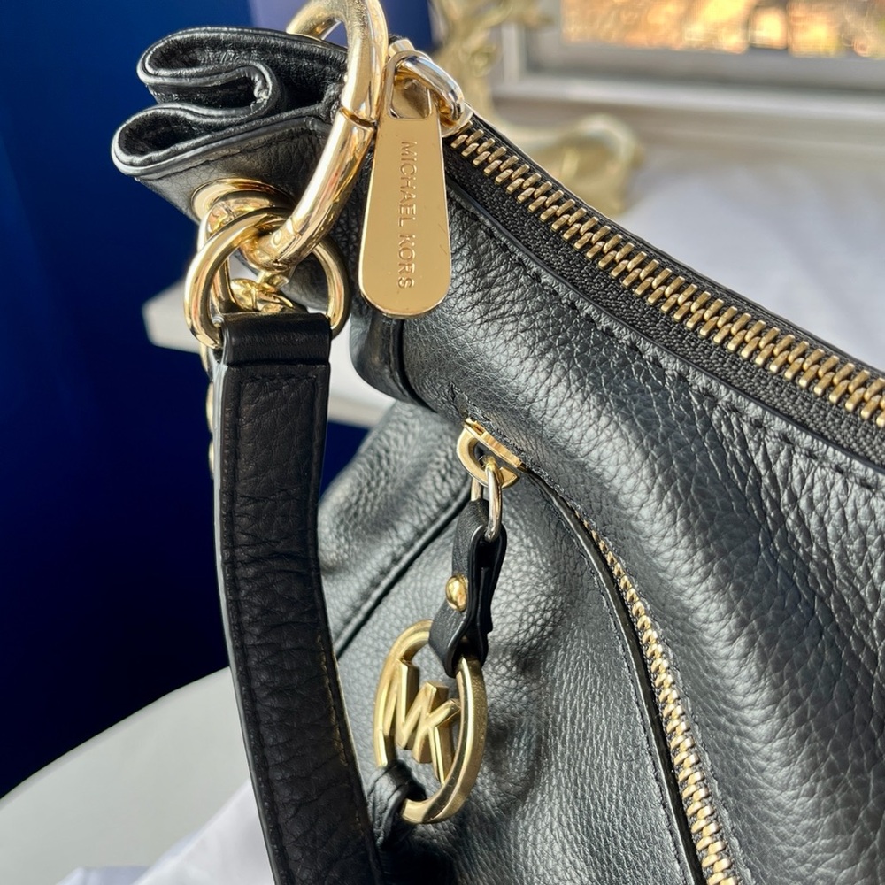 Michael Kors Black Leather Convertible Hobo Bag w/ Gold Hardware - Picture 5 of 16
